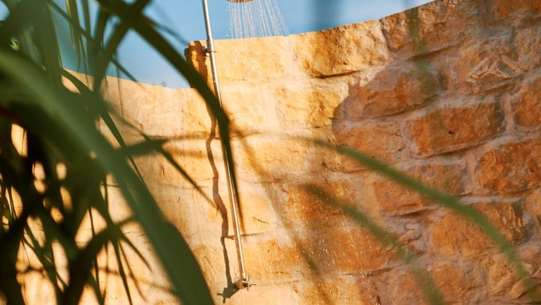 Außendusche im Garten, © Apartments Vineyard19 Außendusche im Garten, © Apartments Vineyard19