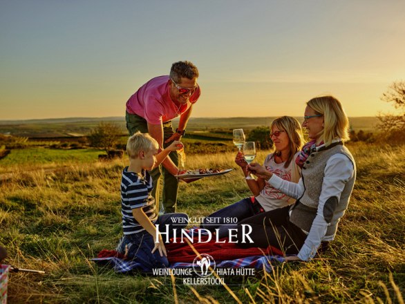 Genuss in freier Natur - Weingut Hindler, &copy; Pedagraphie